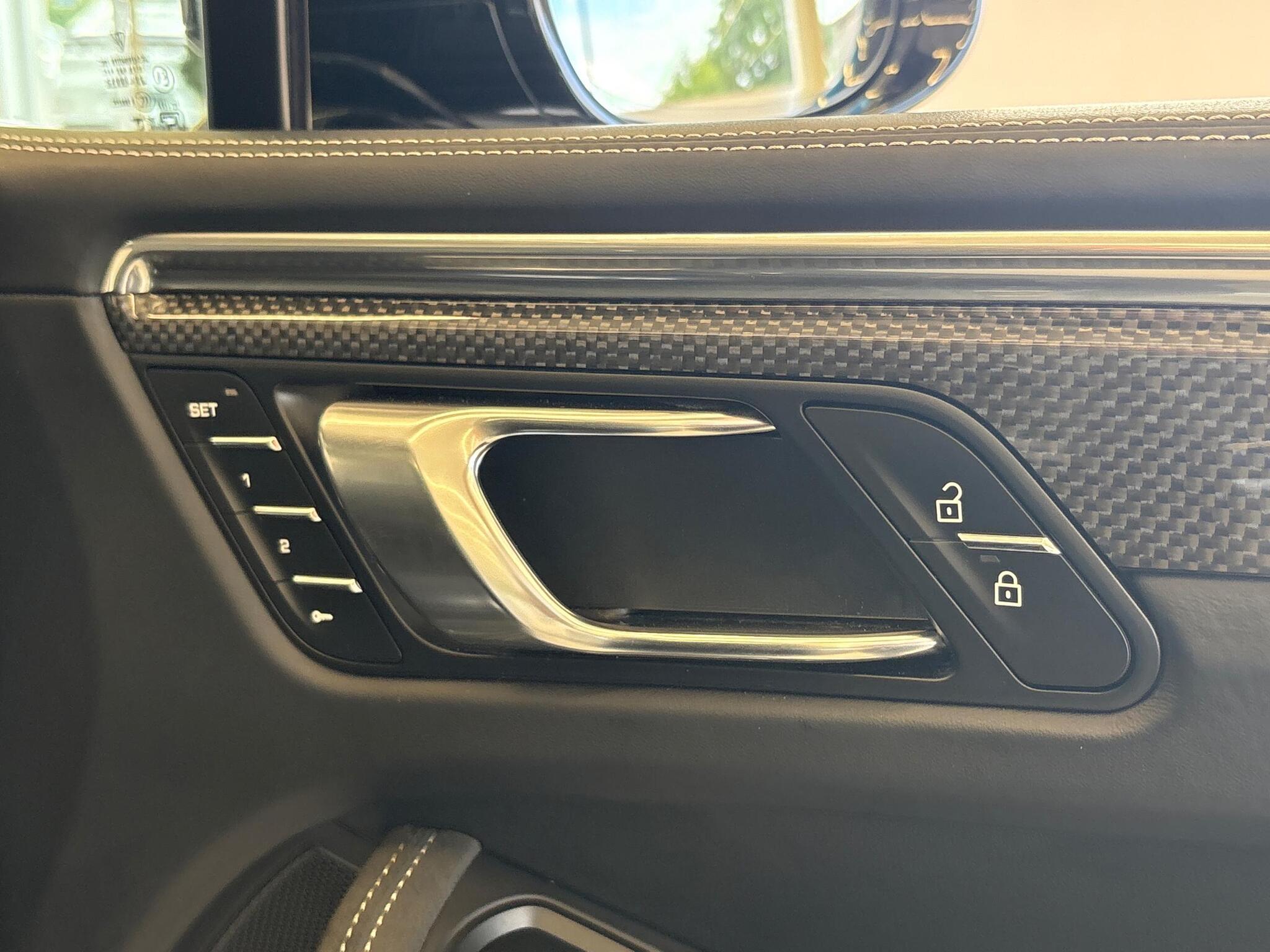 Porsche Macan view 37