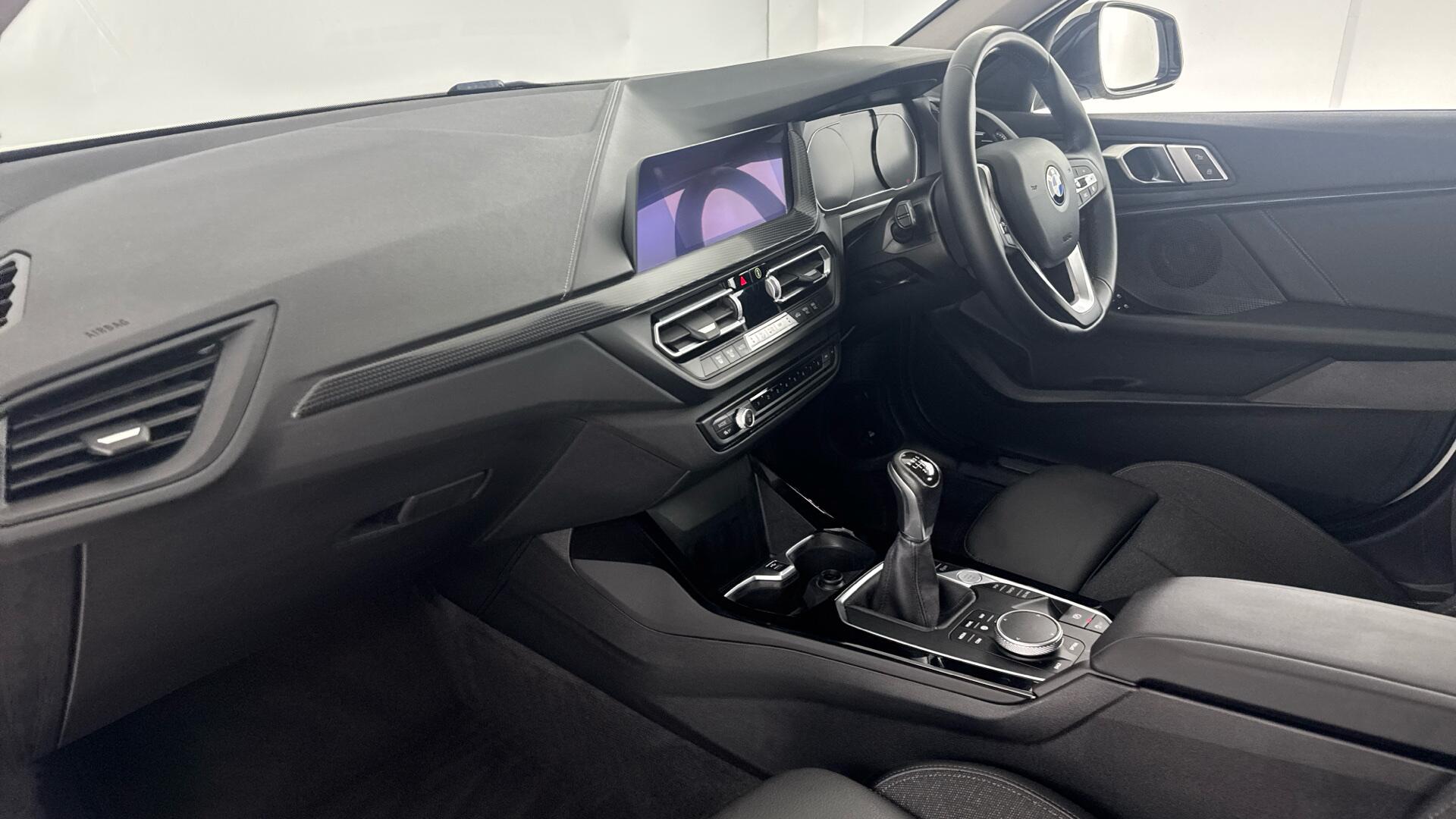 BMW 1 Series view 10