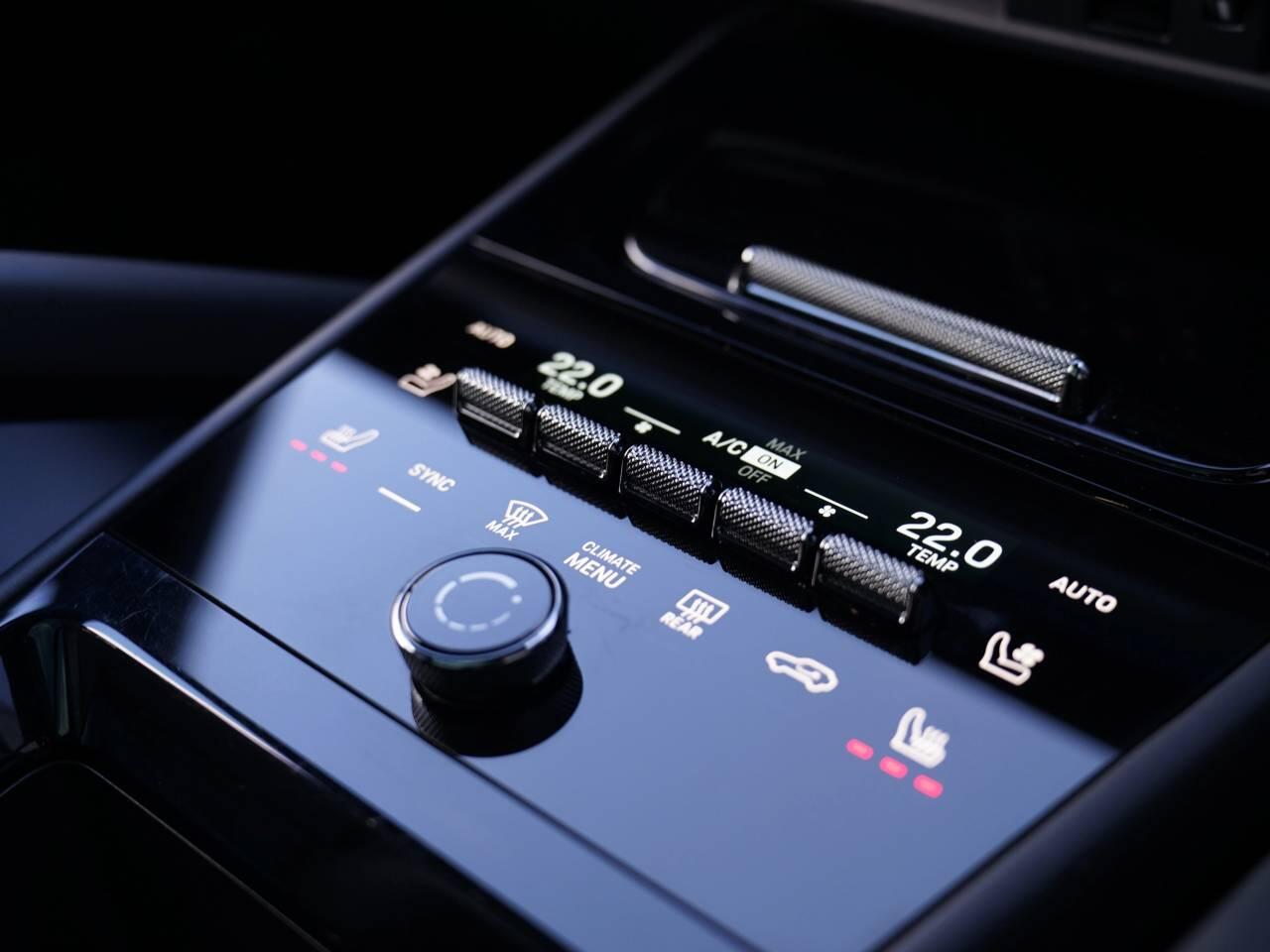 Porsche Cayenne view 35