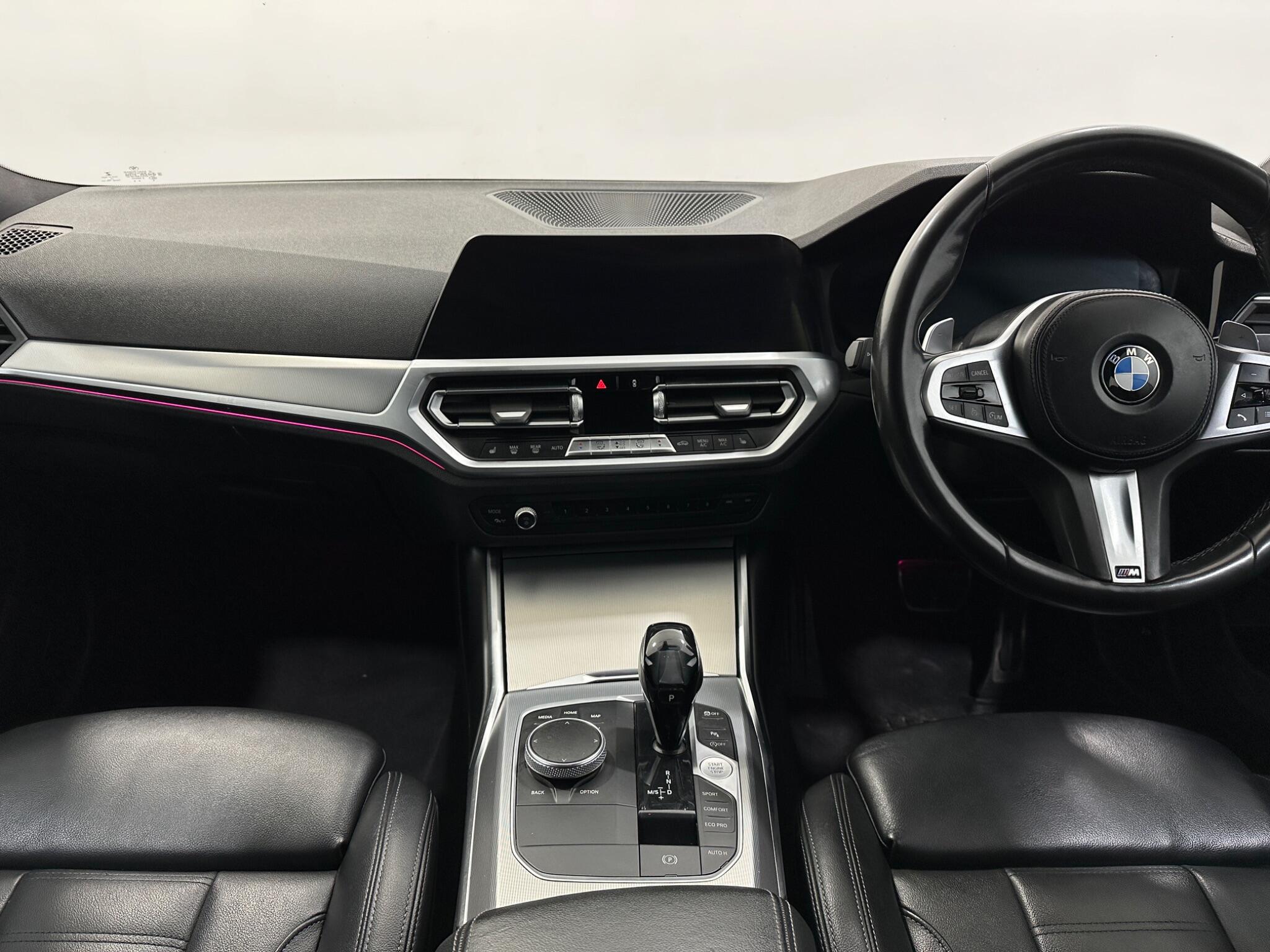 BMW 3 Series view 20