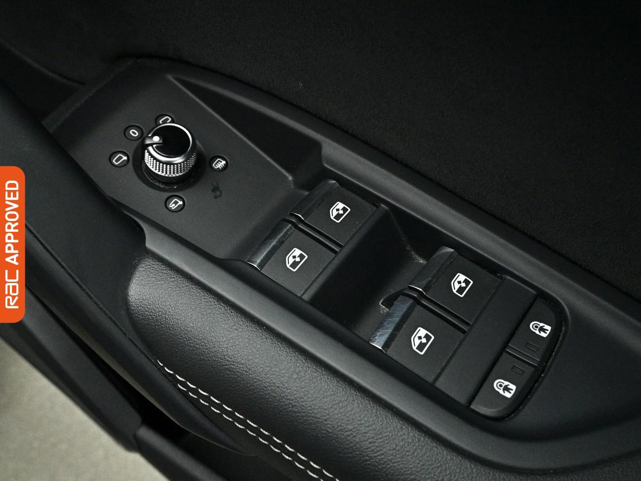 Audi Q5 view 29