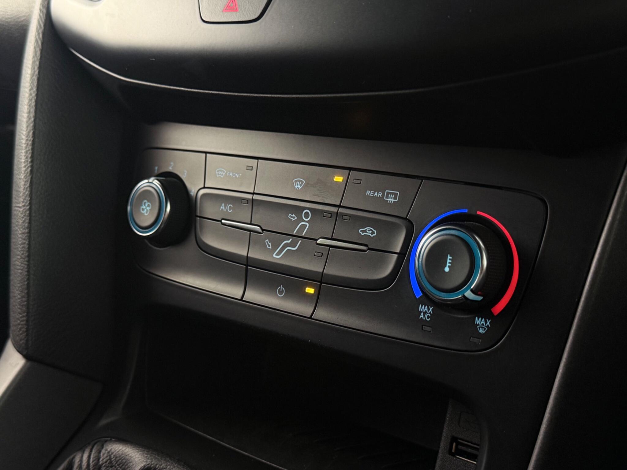 Ford Focus view 21