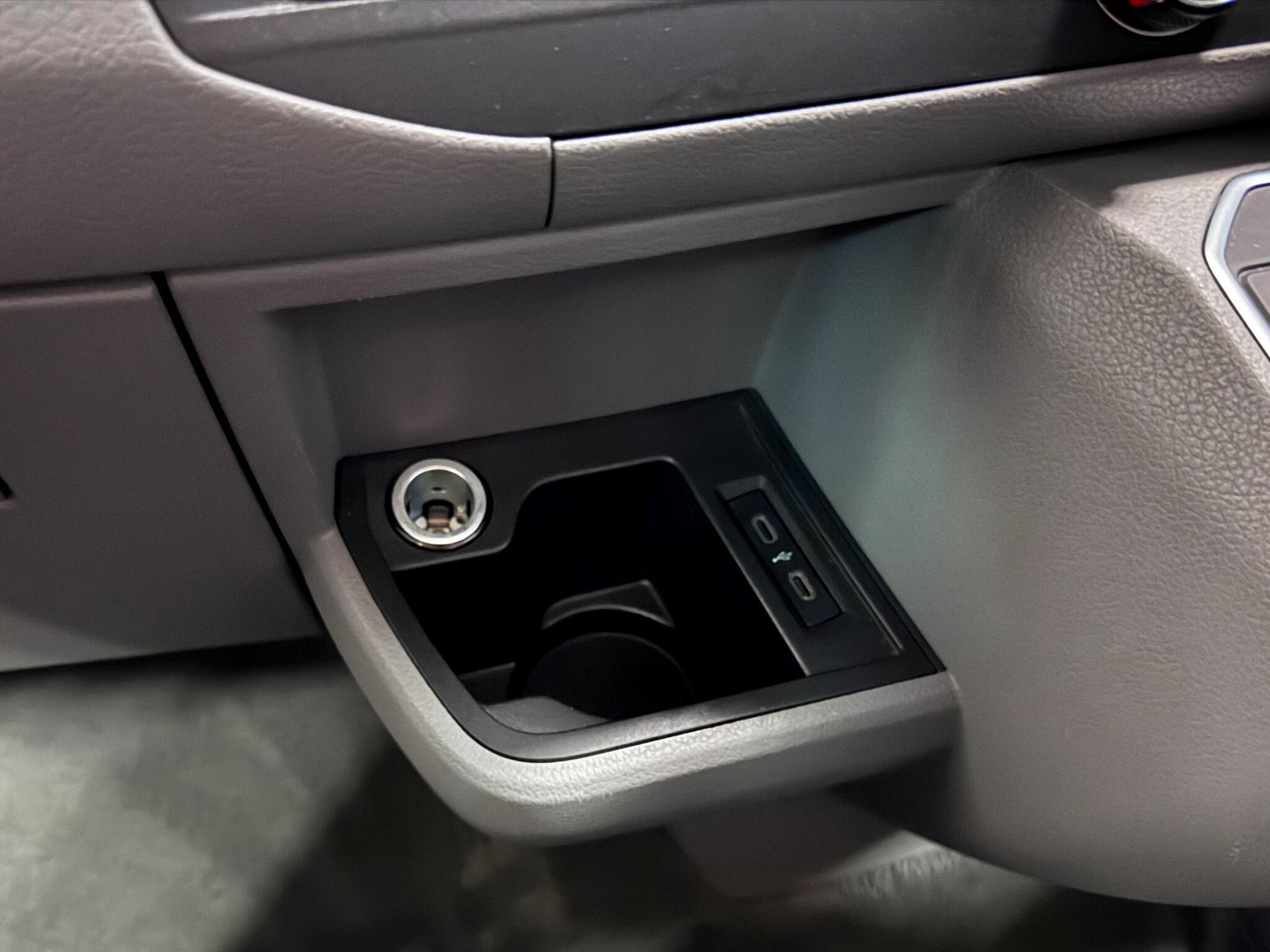 Volkswagen California view 17