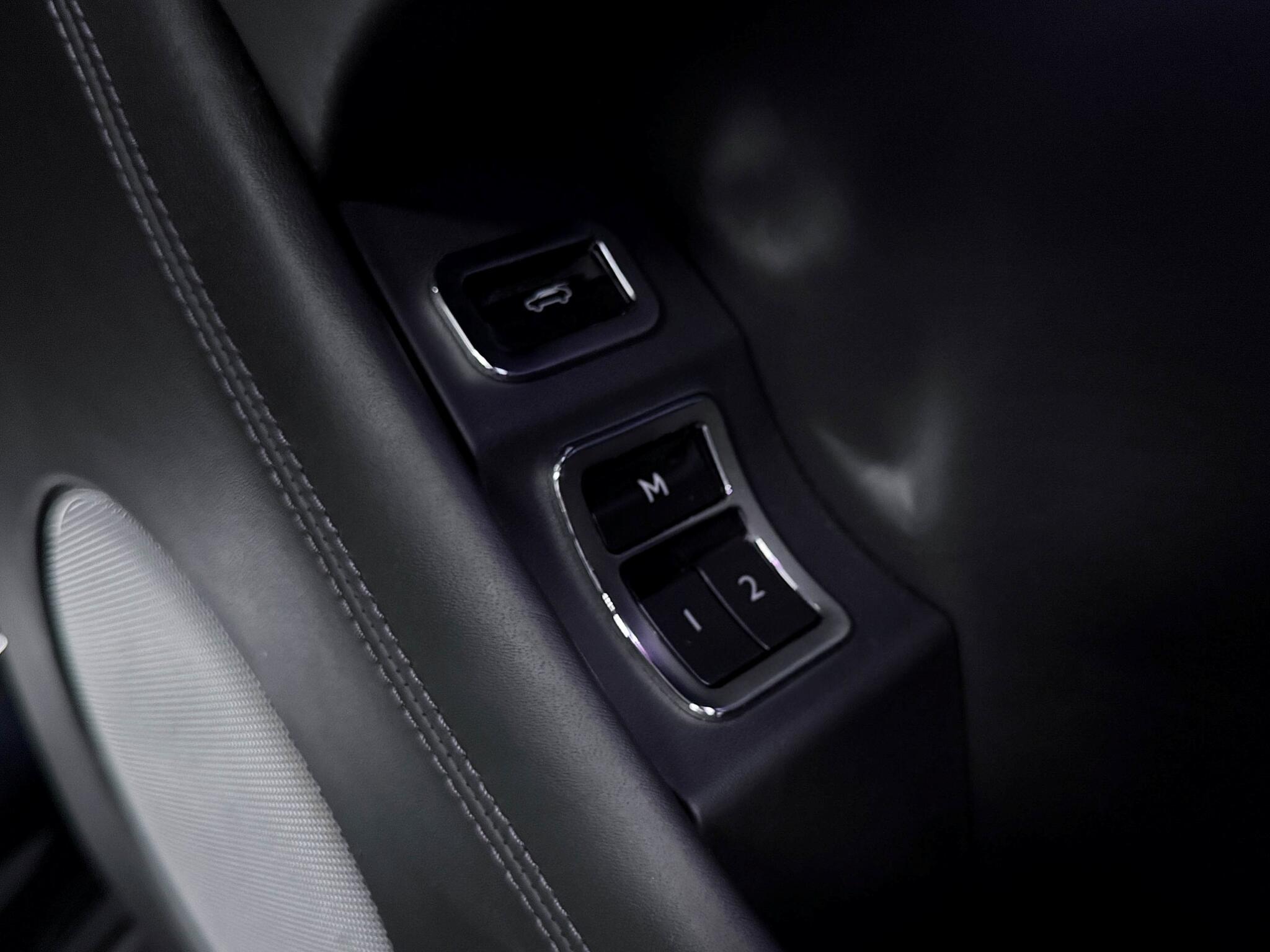 Bentley Bentayga view 43