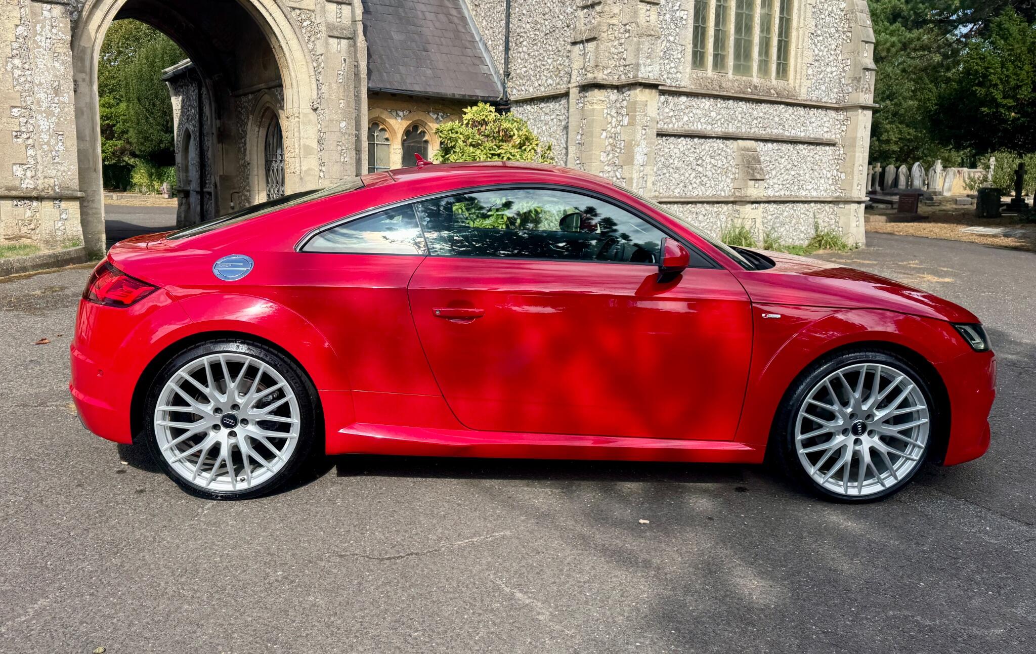 Audi TT view 19