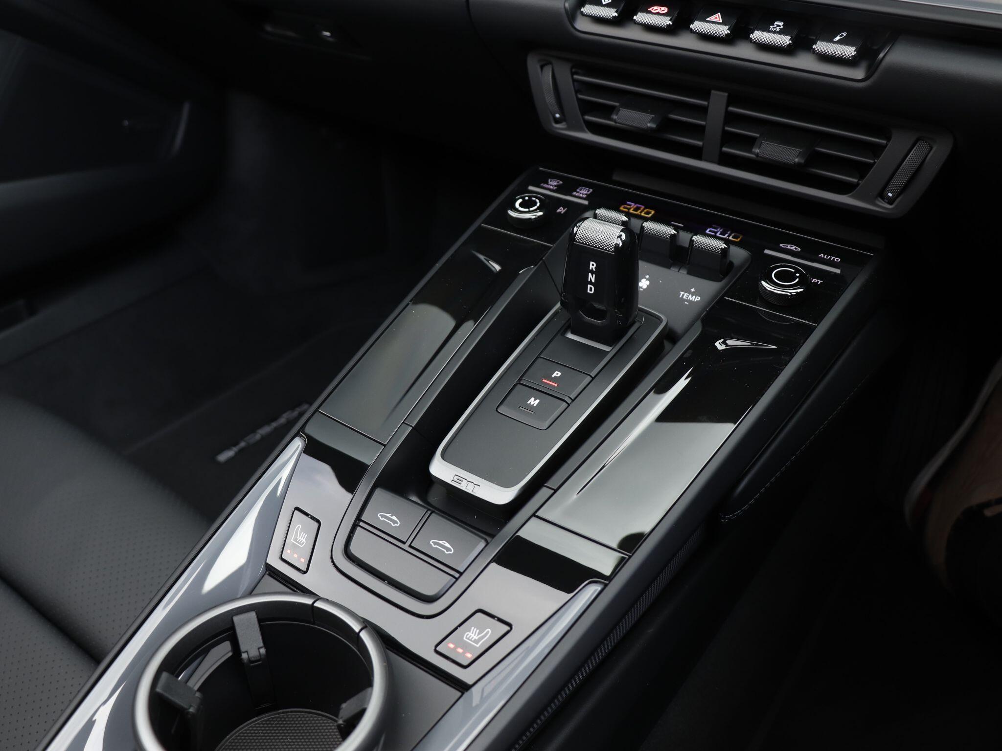Porsche 911 view 17