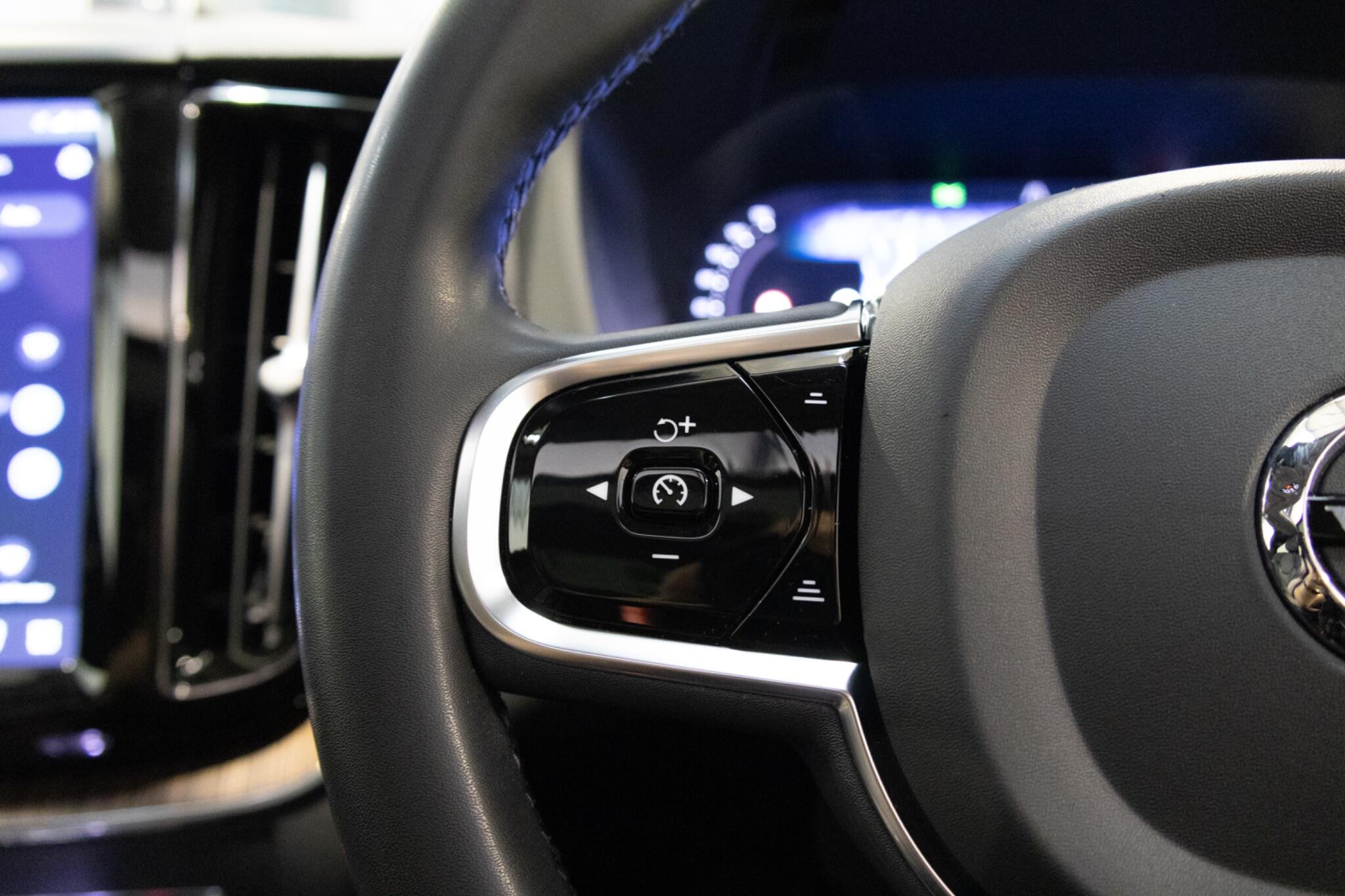 Volvo XC60 view 33