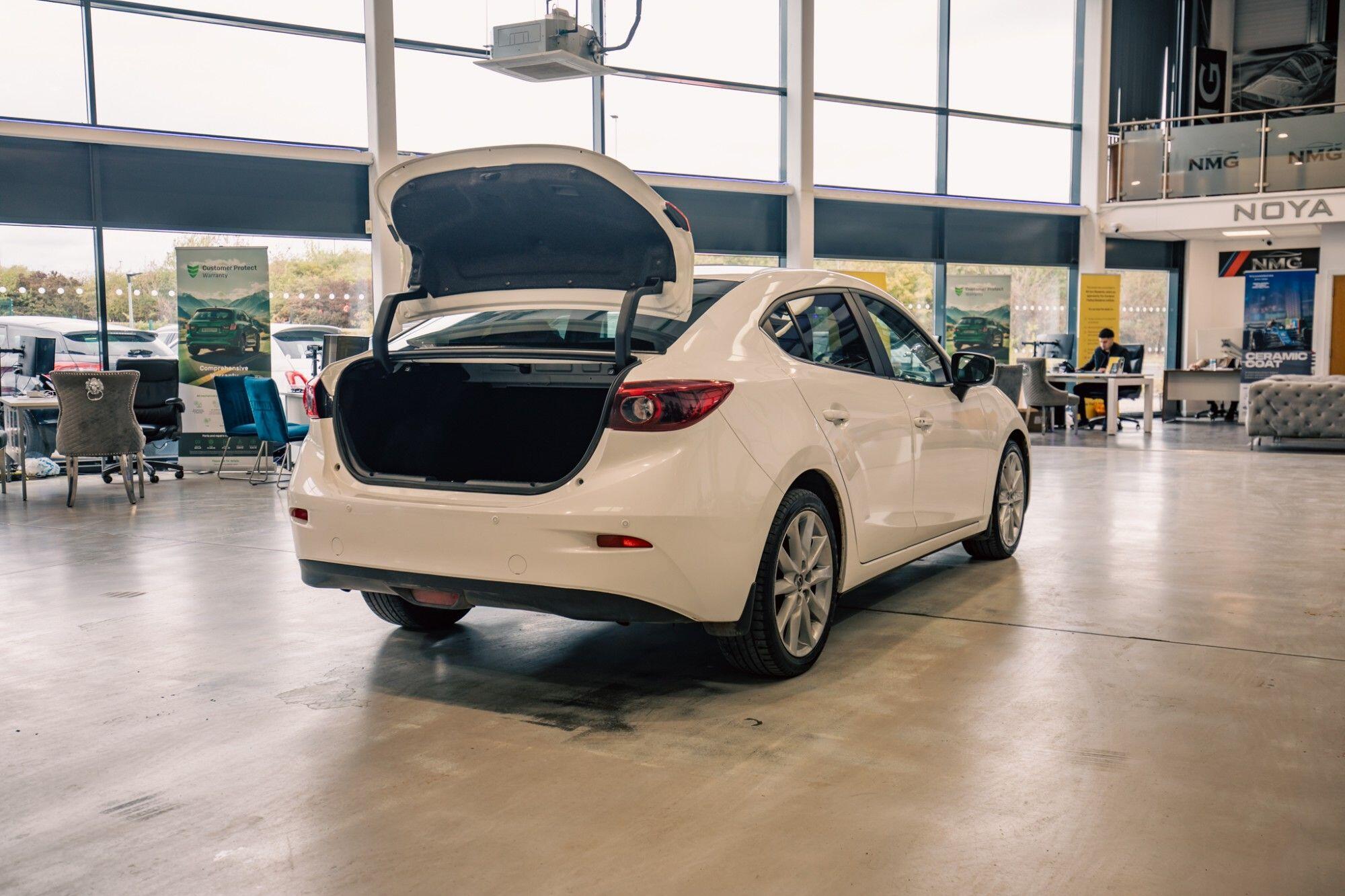 Mazda Mazda3 view 32