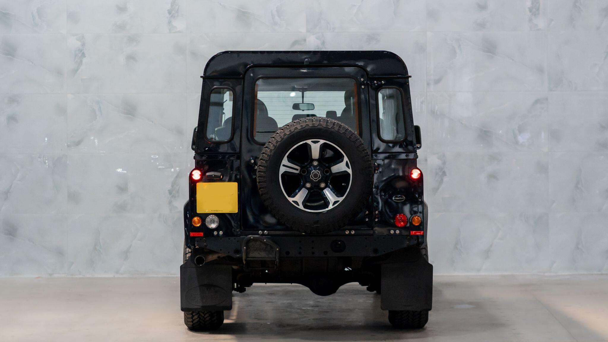 Land Rover Defender view 6