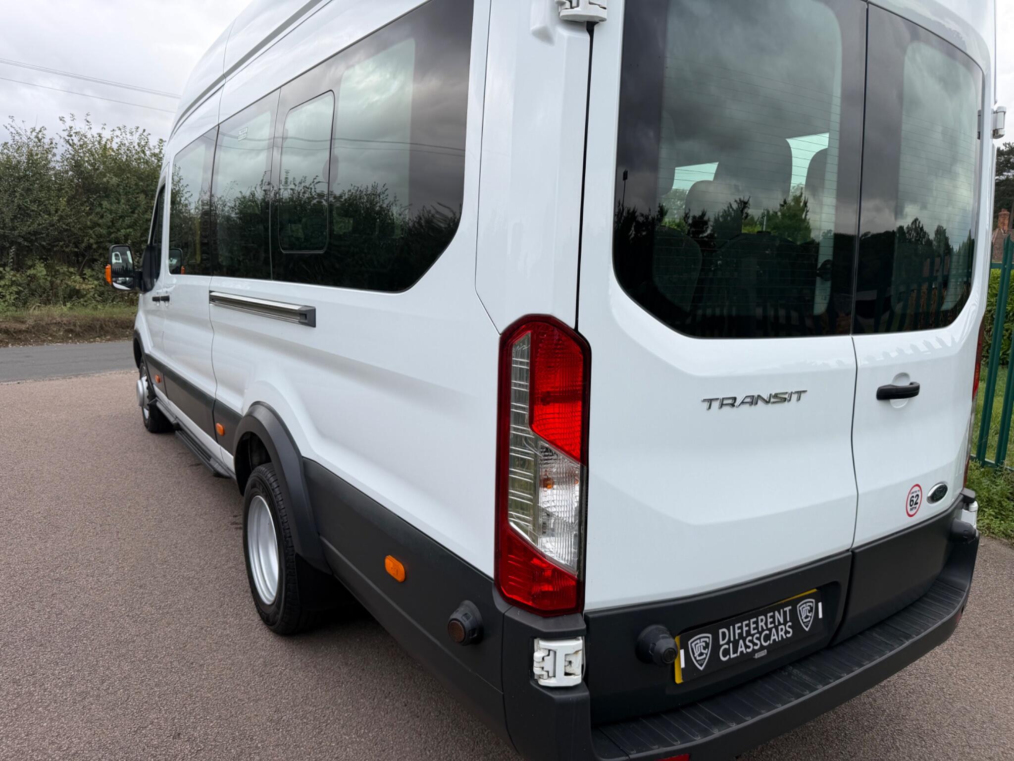 Ford Transit view 14