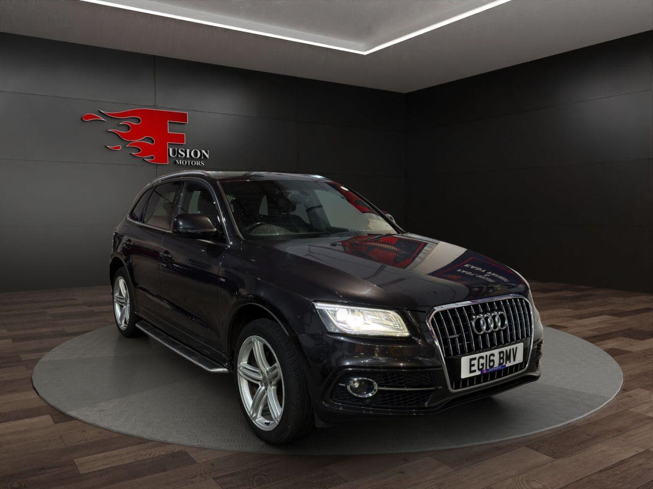 Audi Q5 view 3