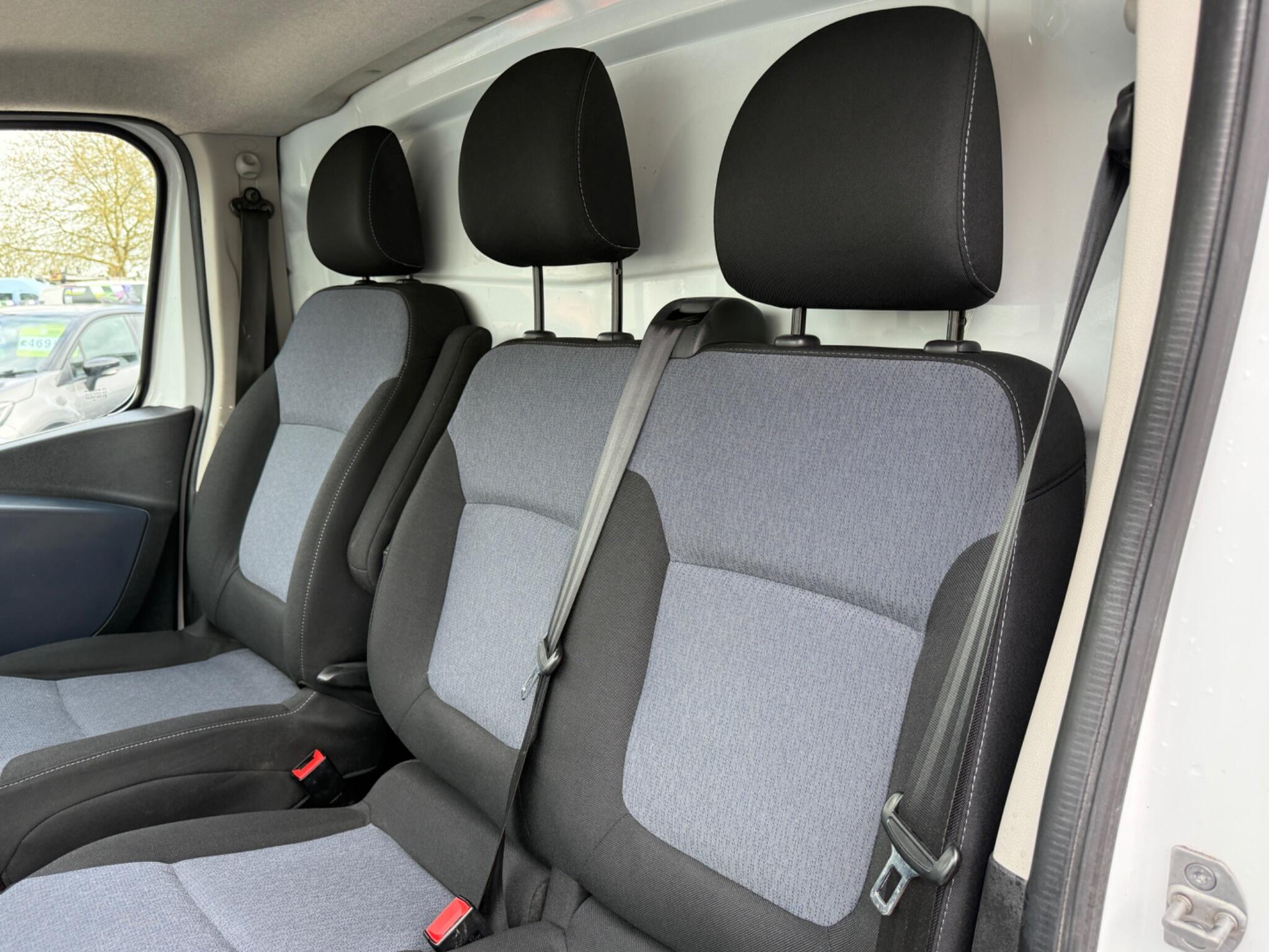 Vauxhall Vivaro - Image 52
