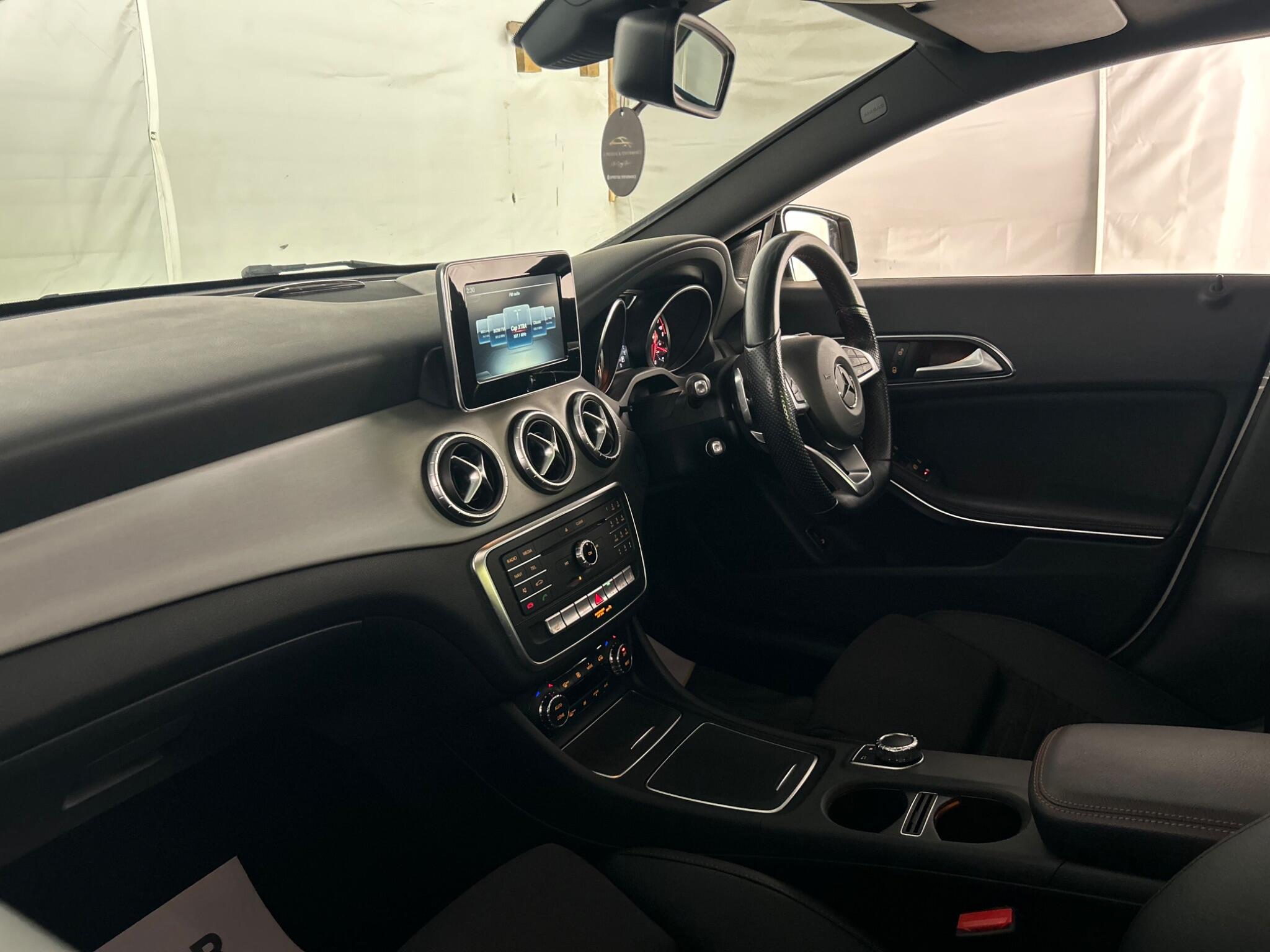 Mercedes-Benz Cla view 16
