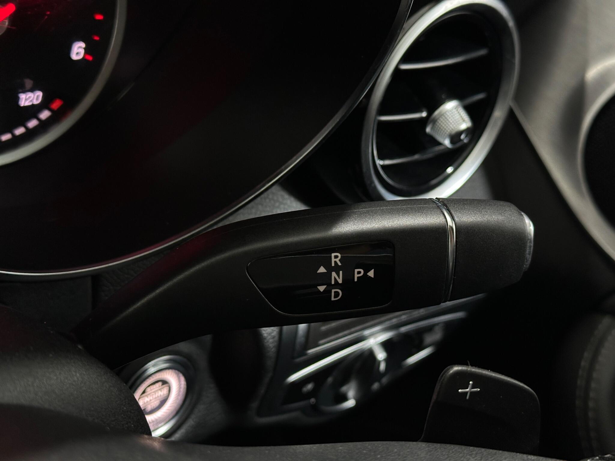 Mercedes-Benz C-Class view 17