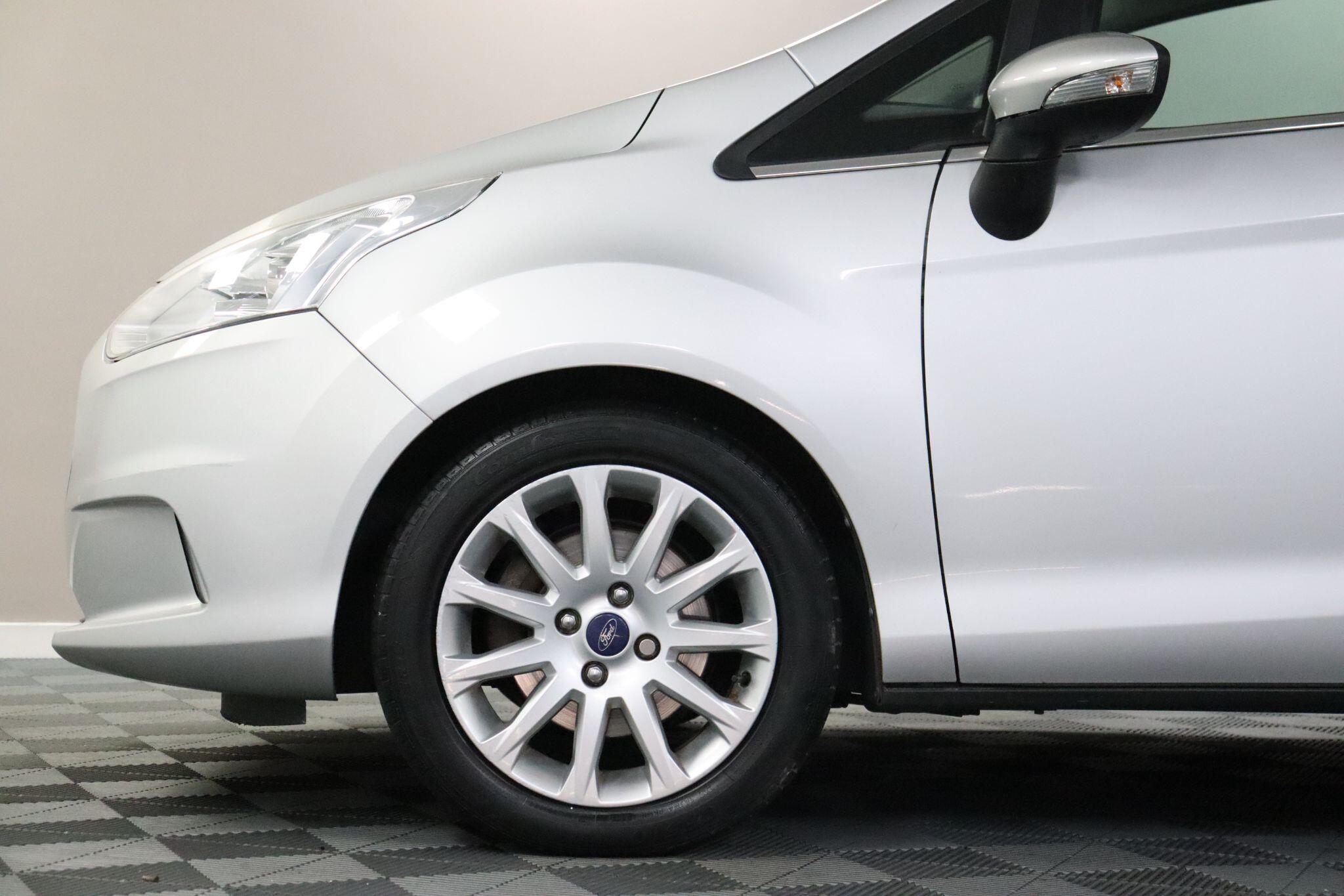 Ford B-Max view 30