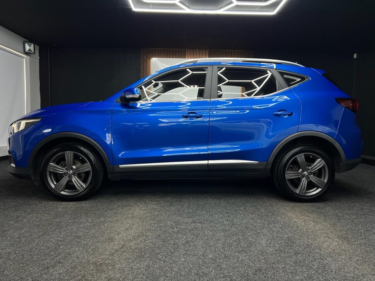 MG ZS view 4