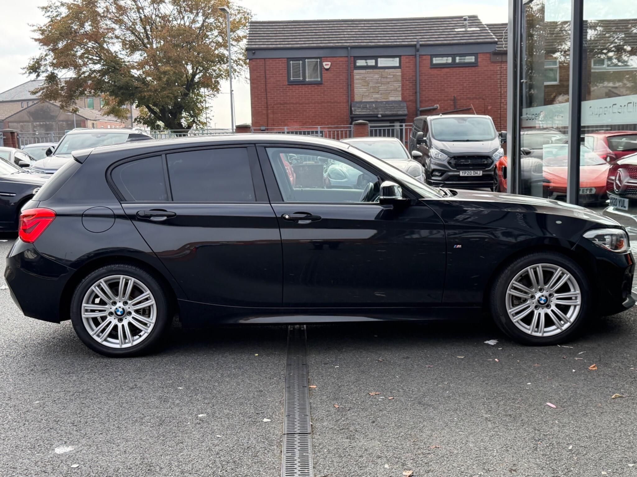 BMW 1 Series view 10