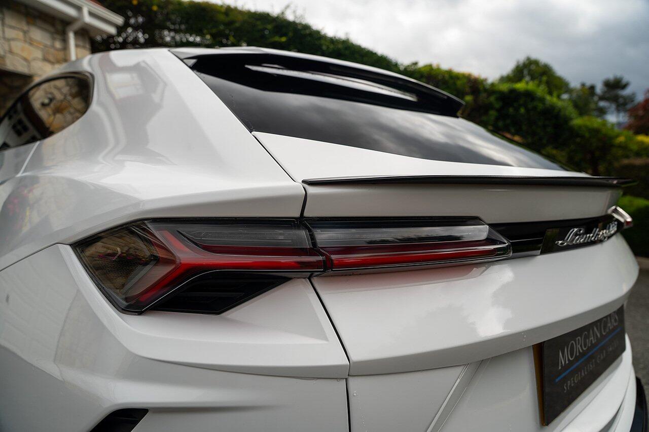 Lamborghini Urus view 9