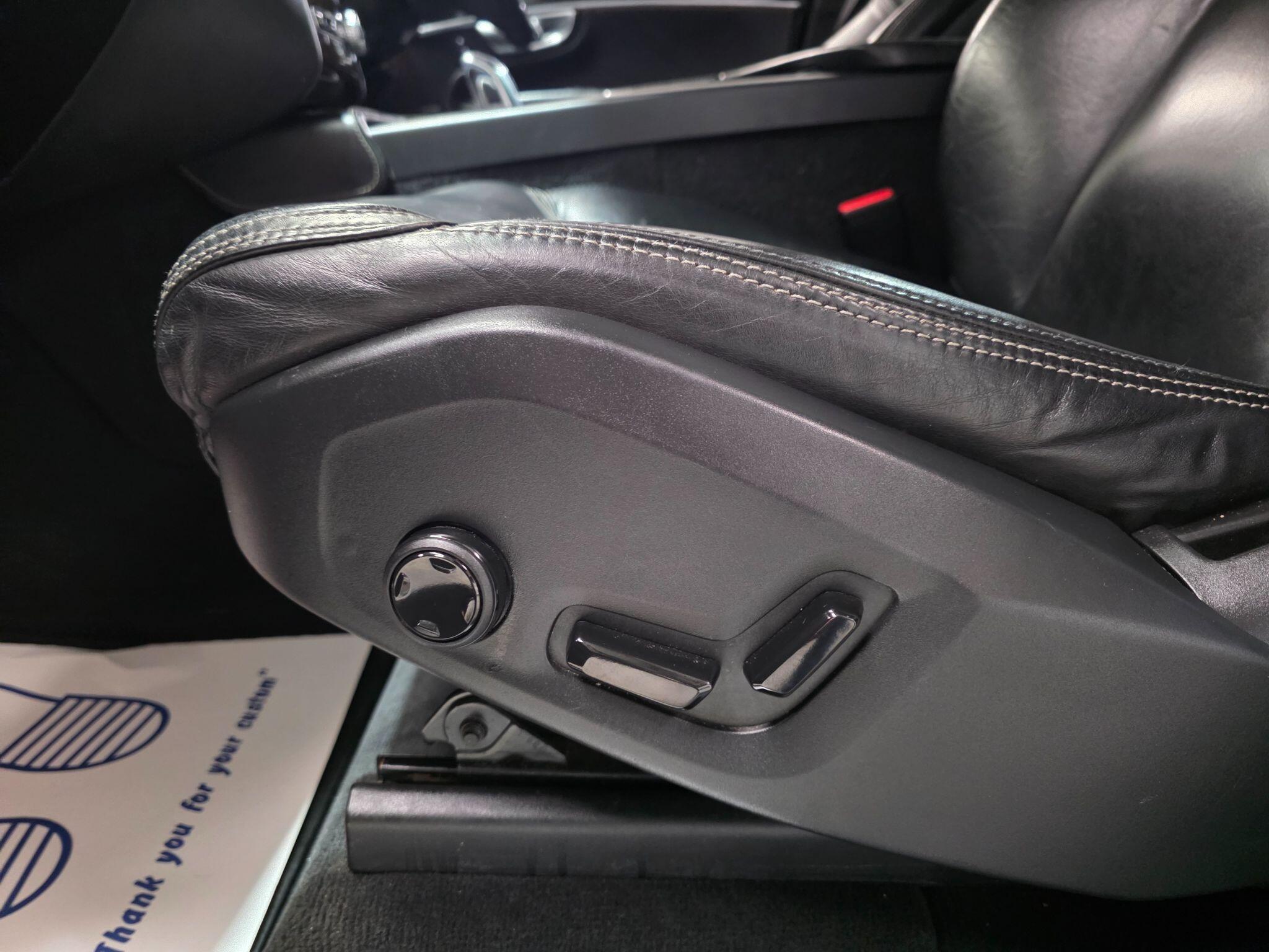 Volvo XC90 view 31
