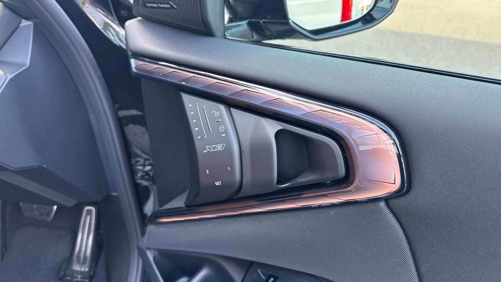 BMW X3 view 26