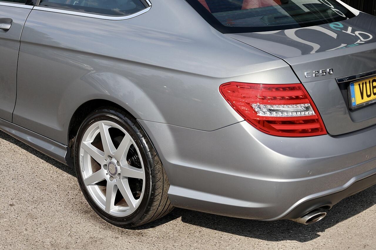 Mercedes-Benz C Class view 35