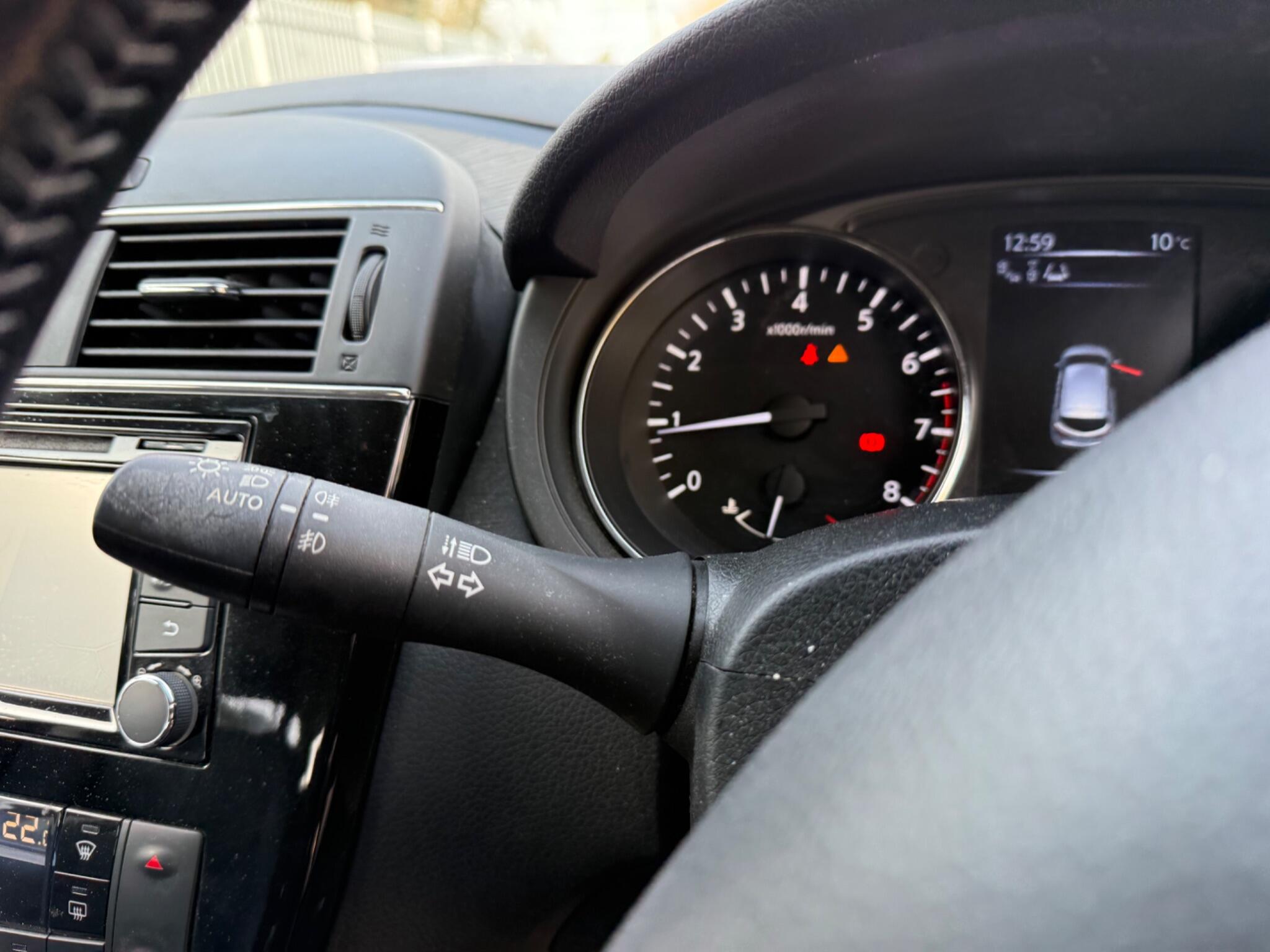 2016 Nissan Pulsar image 15