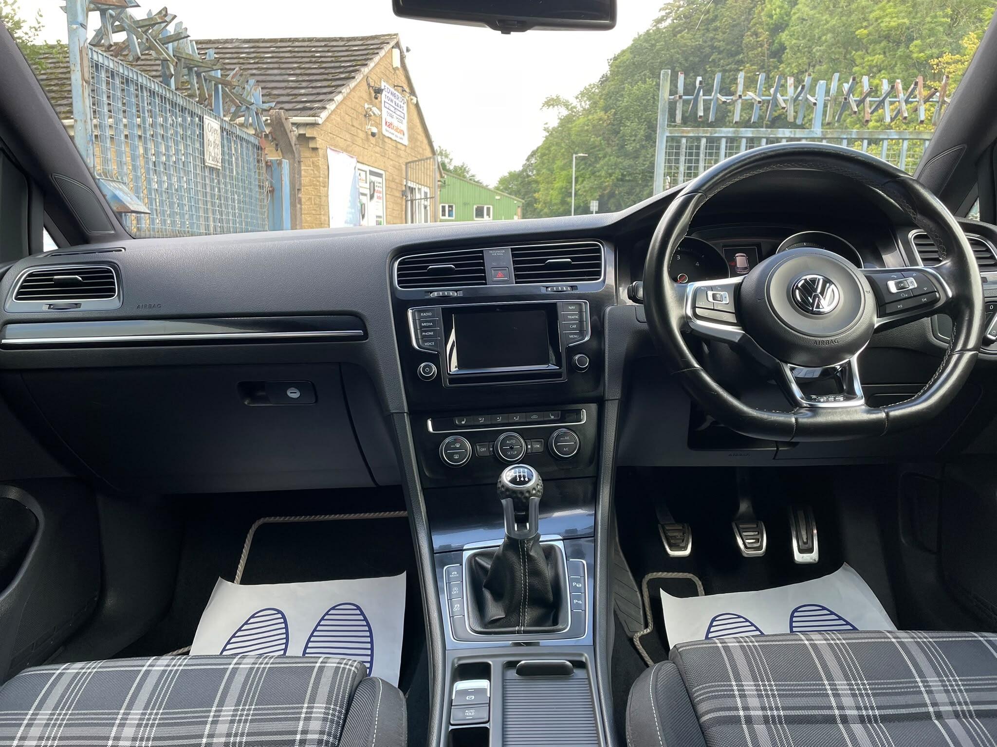 Volkswagen Golf view 25
