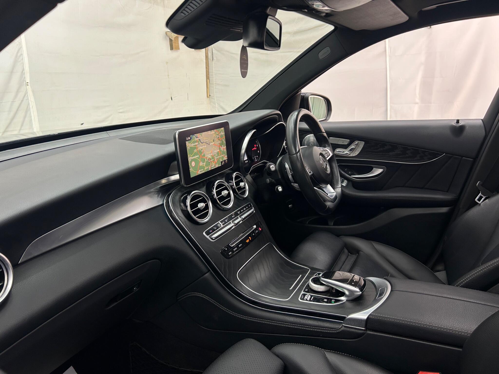 Mercedes-Benz GLC view 14