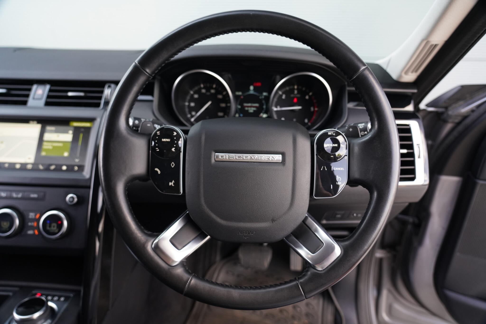 Land Rover Discovery view 12