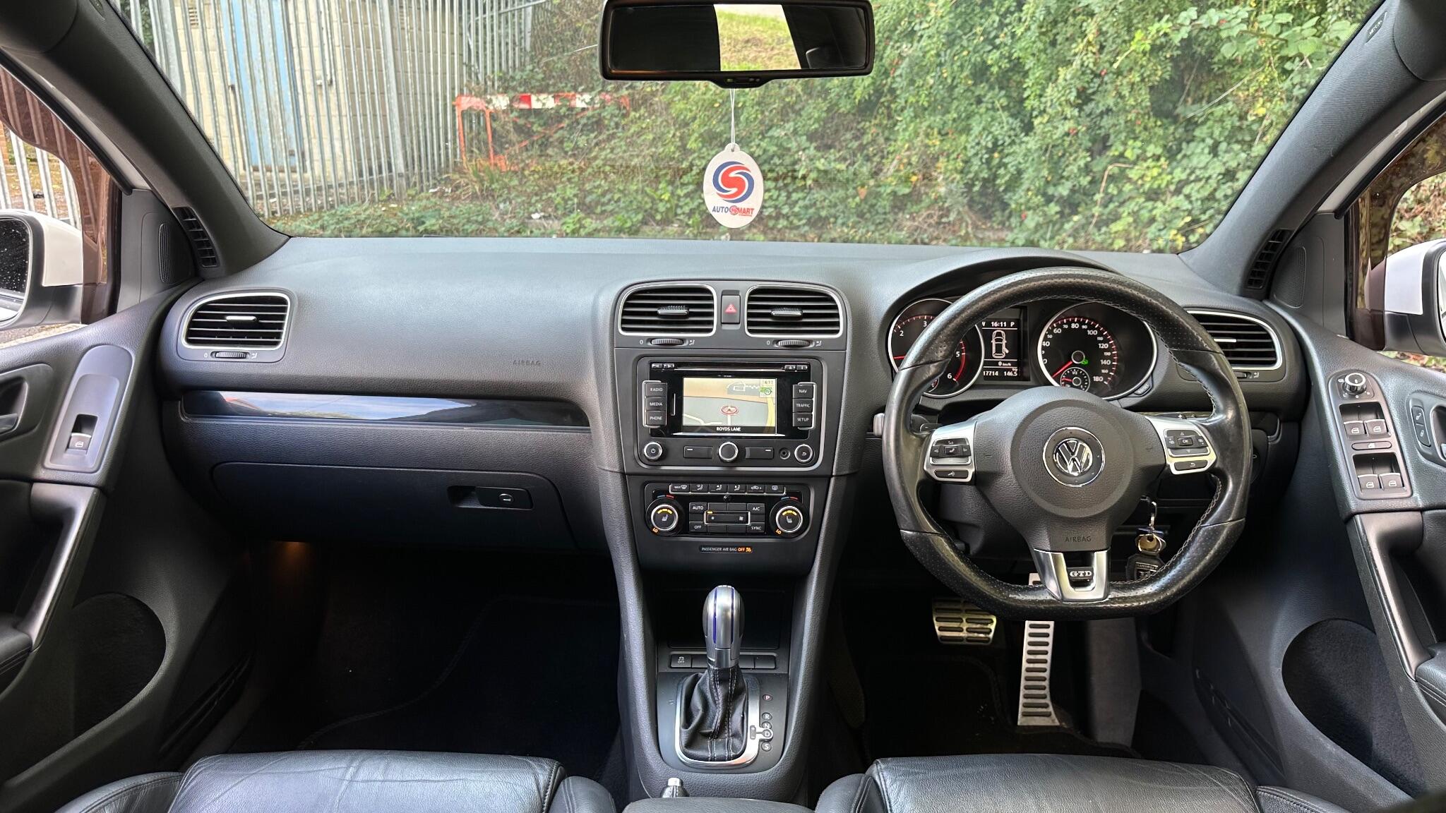 Volkswagen Golf view 16