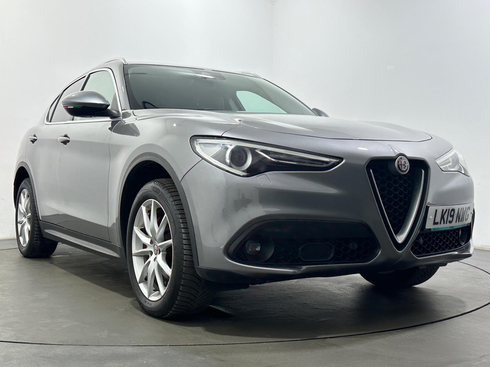 Alfa Romeo Stelvio view 52