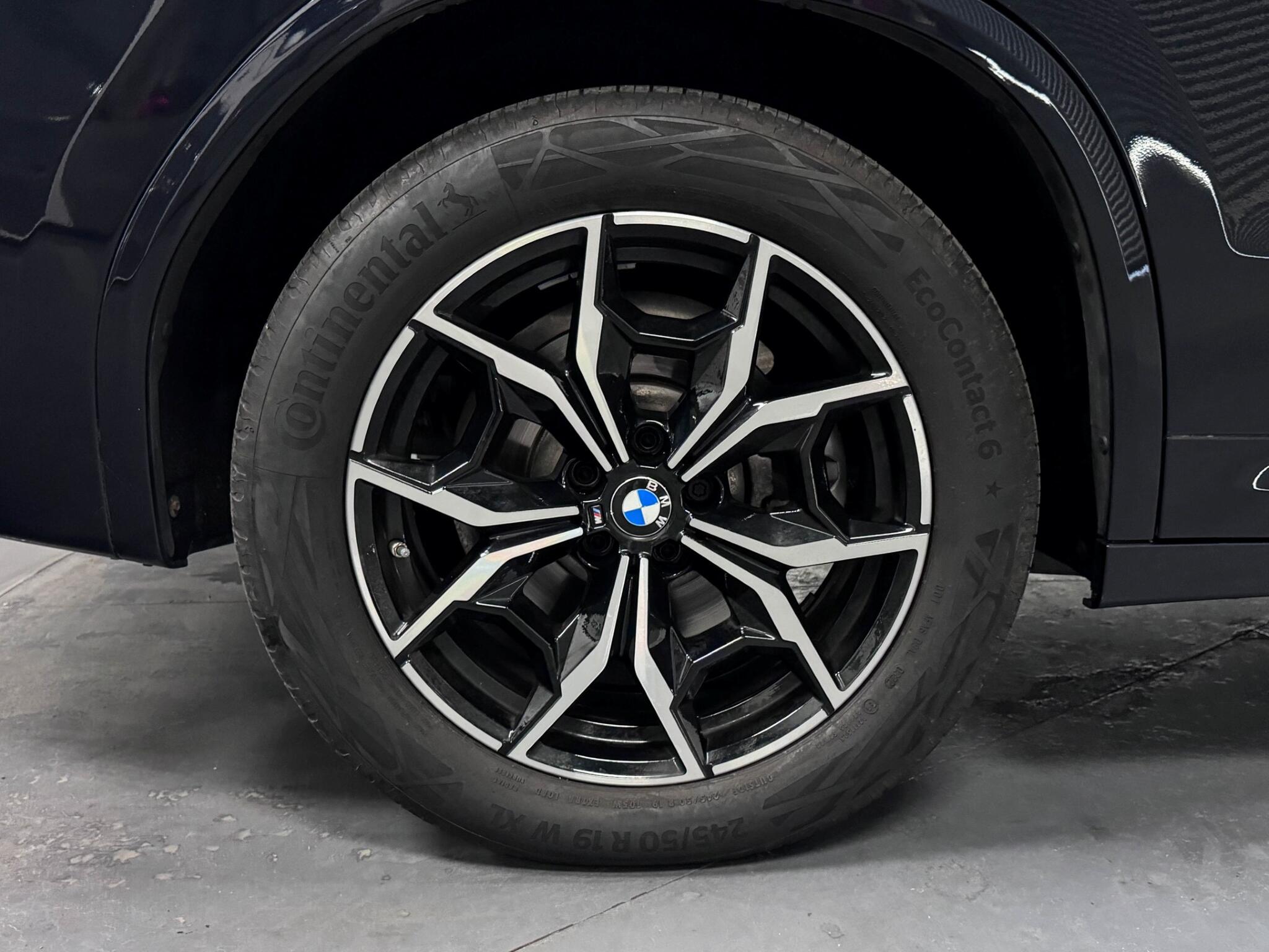 BMW X3 view 56