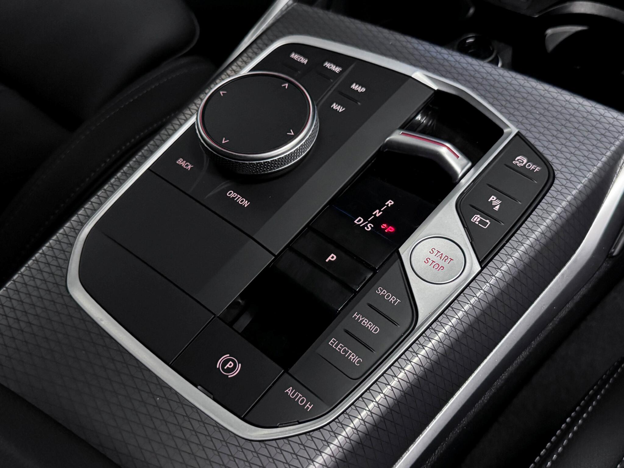 BMW 3 Series view 34