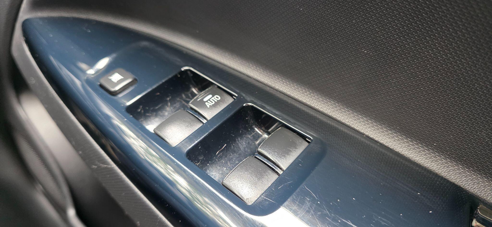 Mitsubishi Mirage view 39