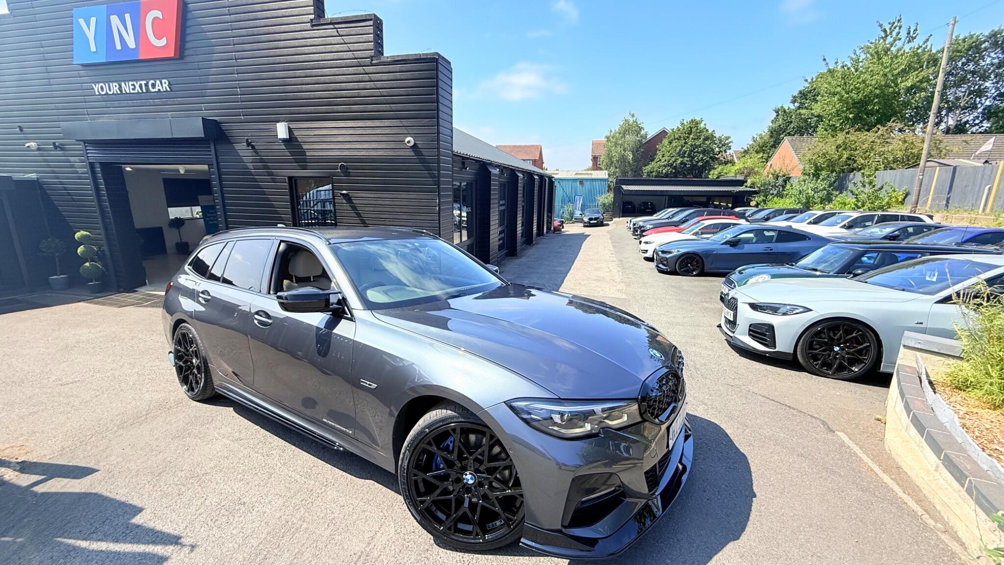 BMW 3 Series view 10