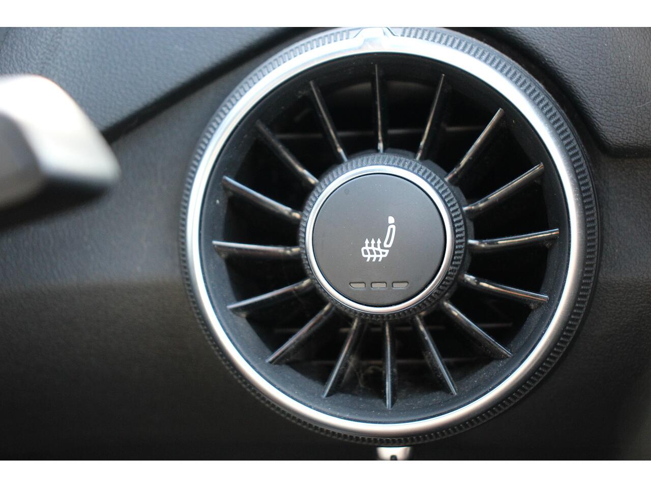 Audi TT view 28