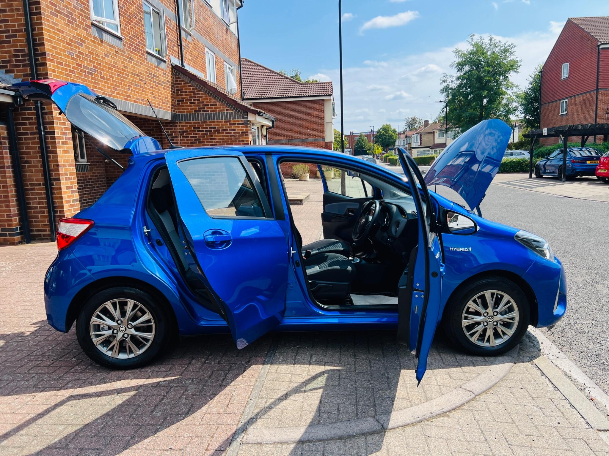 Toyota Yaris view 25