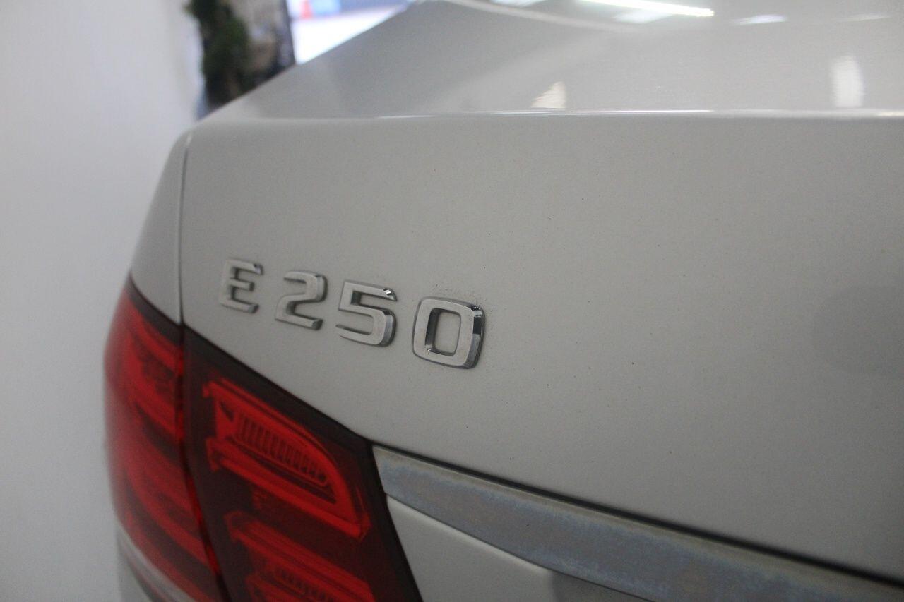 Mercedes-Benz E-Class view 16