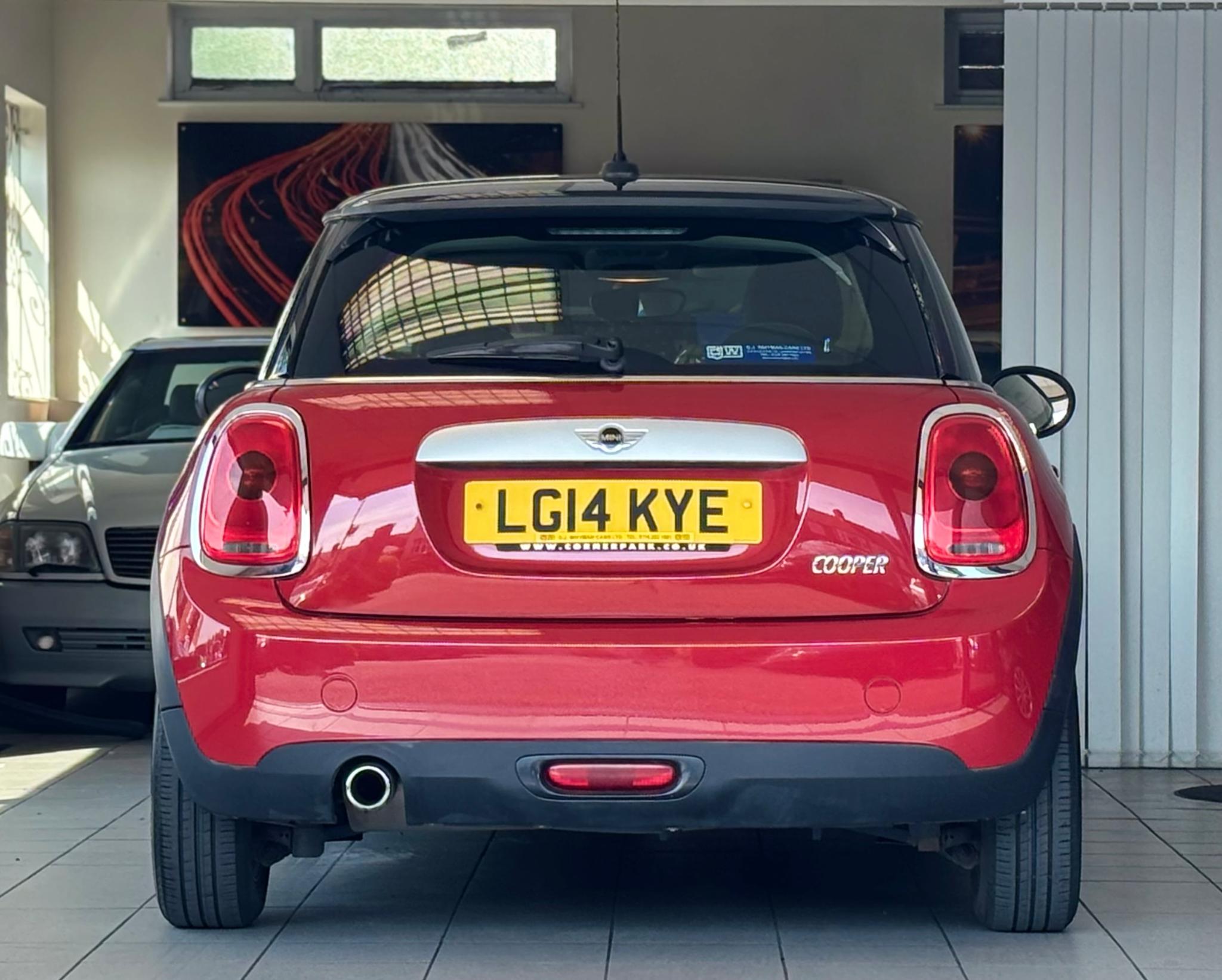 Mini Hatch view 6