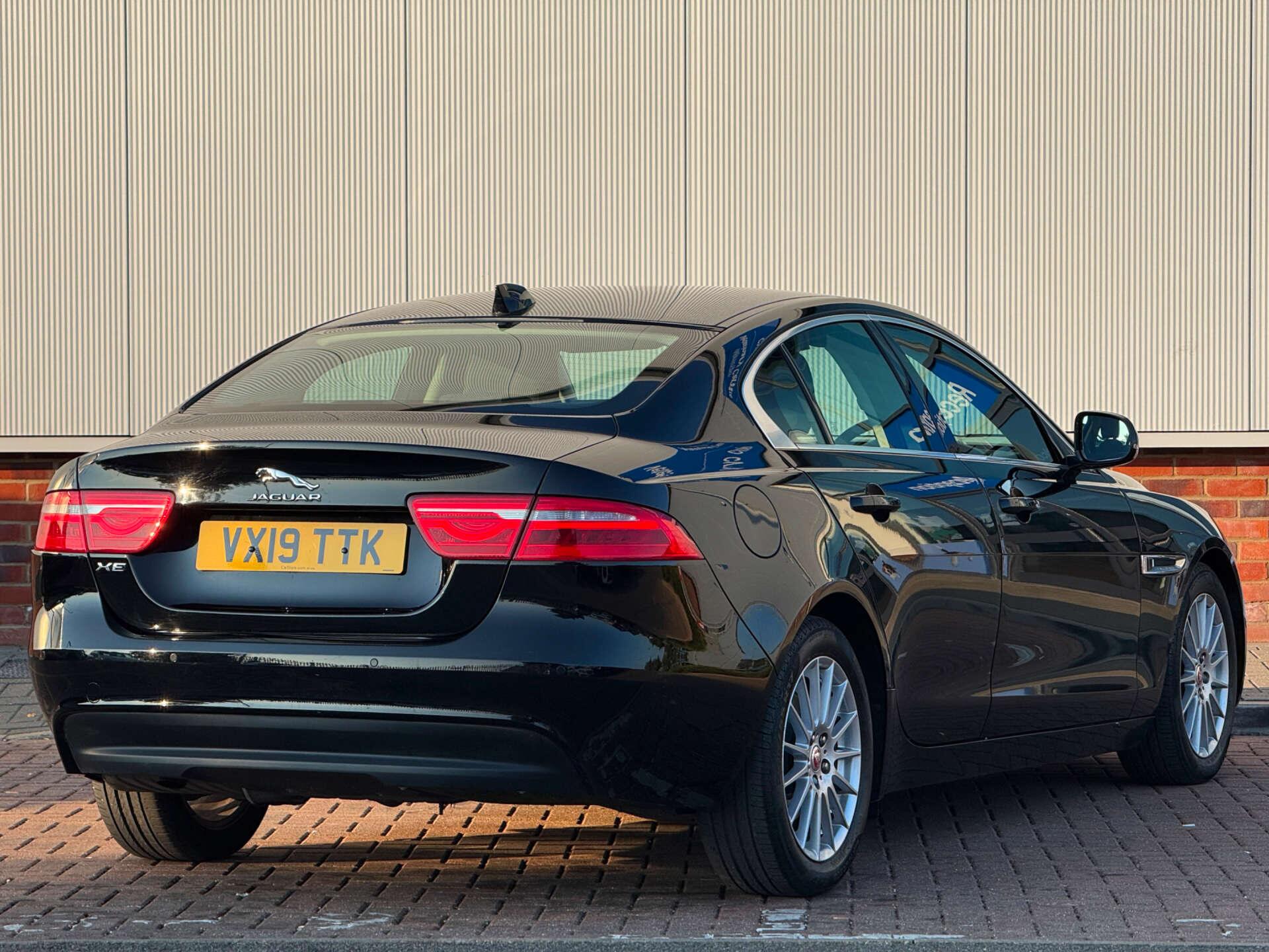 Jaguar Xe view 11