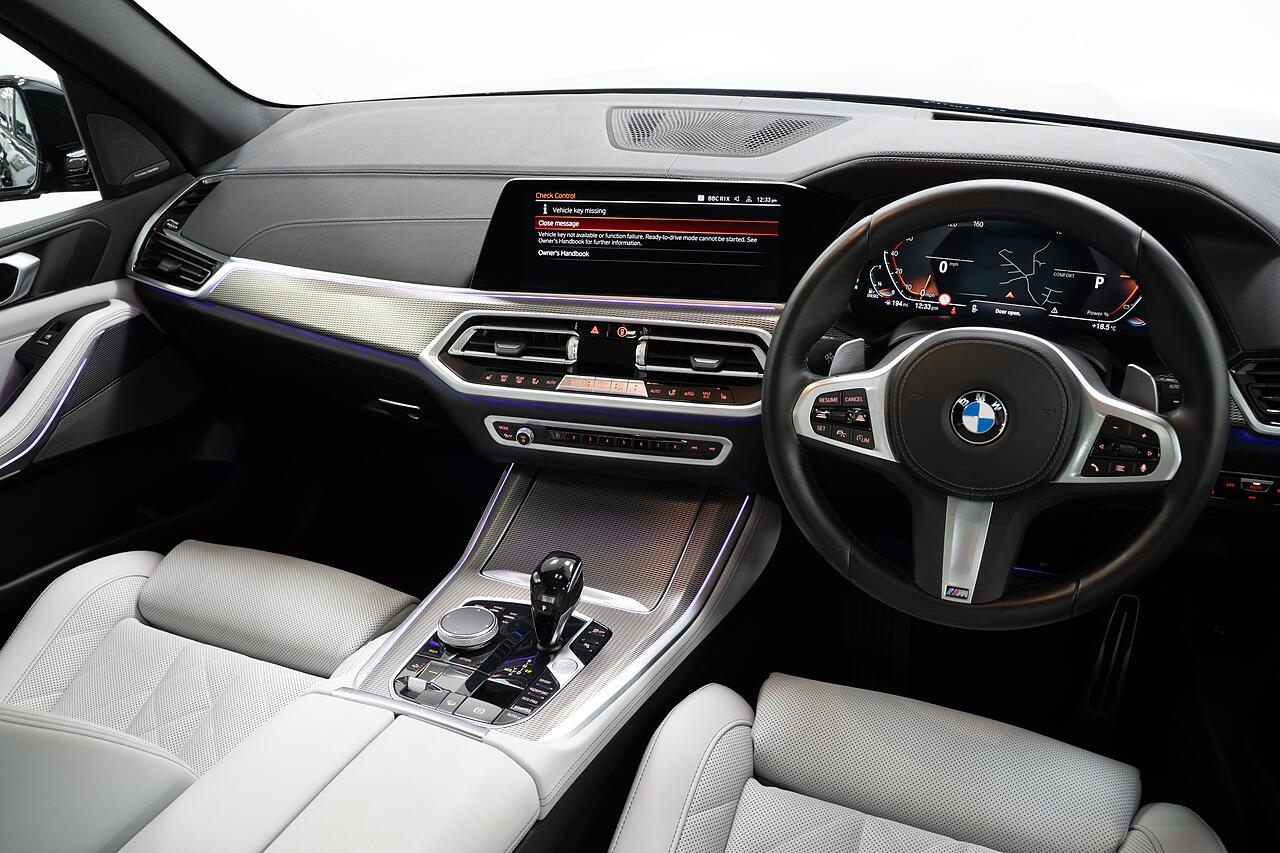 BMW X5 view 11