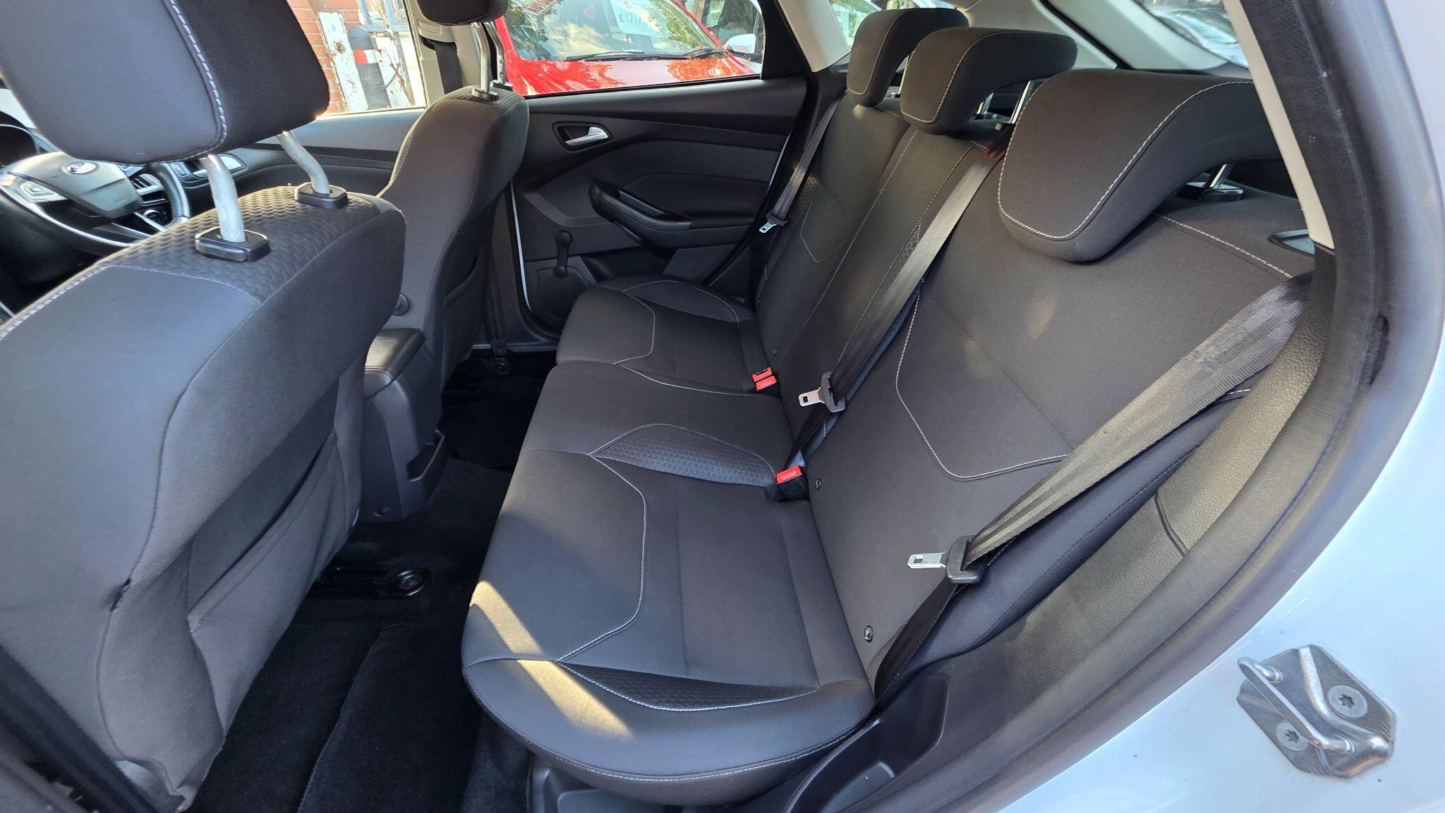 Ford Focus view 30