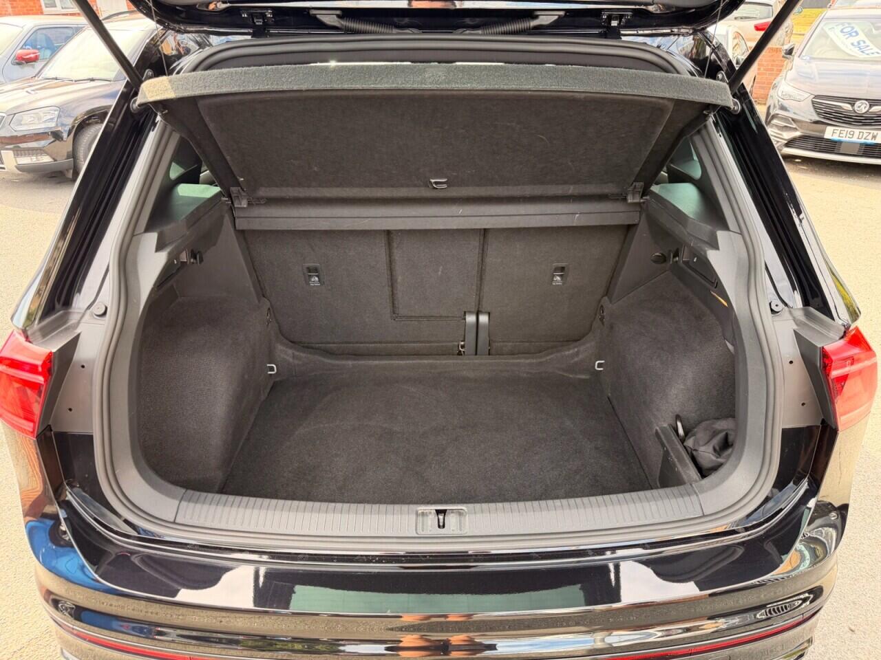 Volkswagen Tiguan view 8