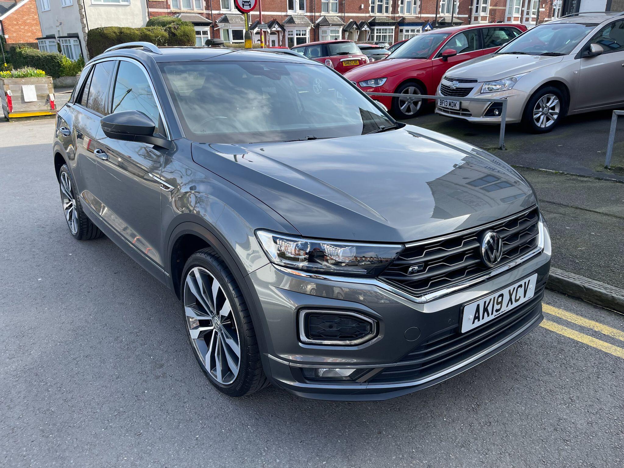 Volkswagen T-Roc view 3