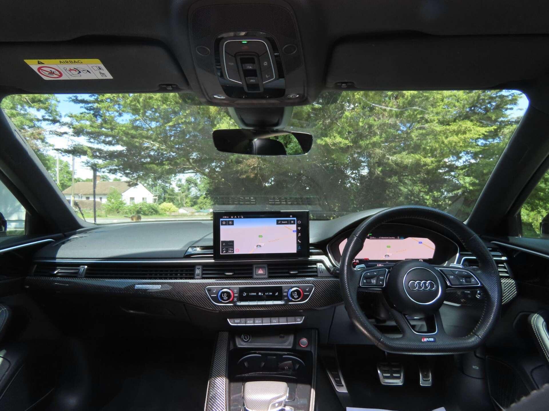 Audi RS4 view 10