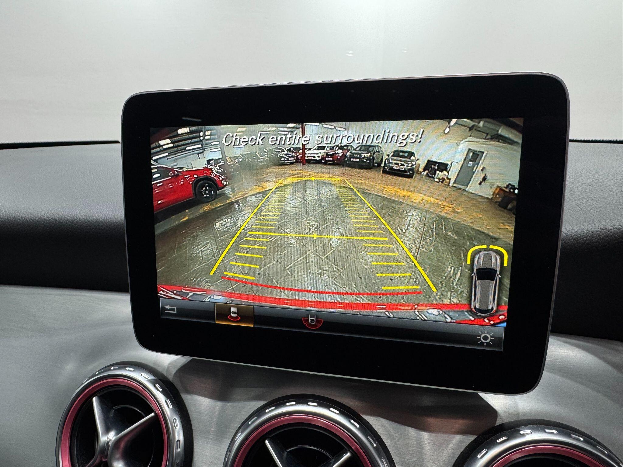 Mercedes-Benz GLA view 42