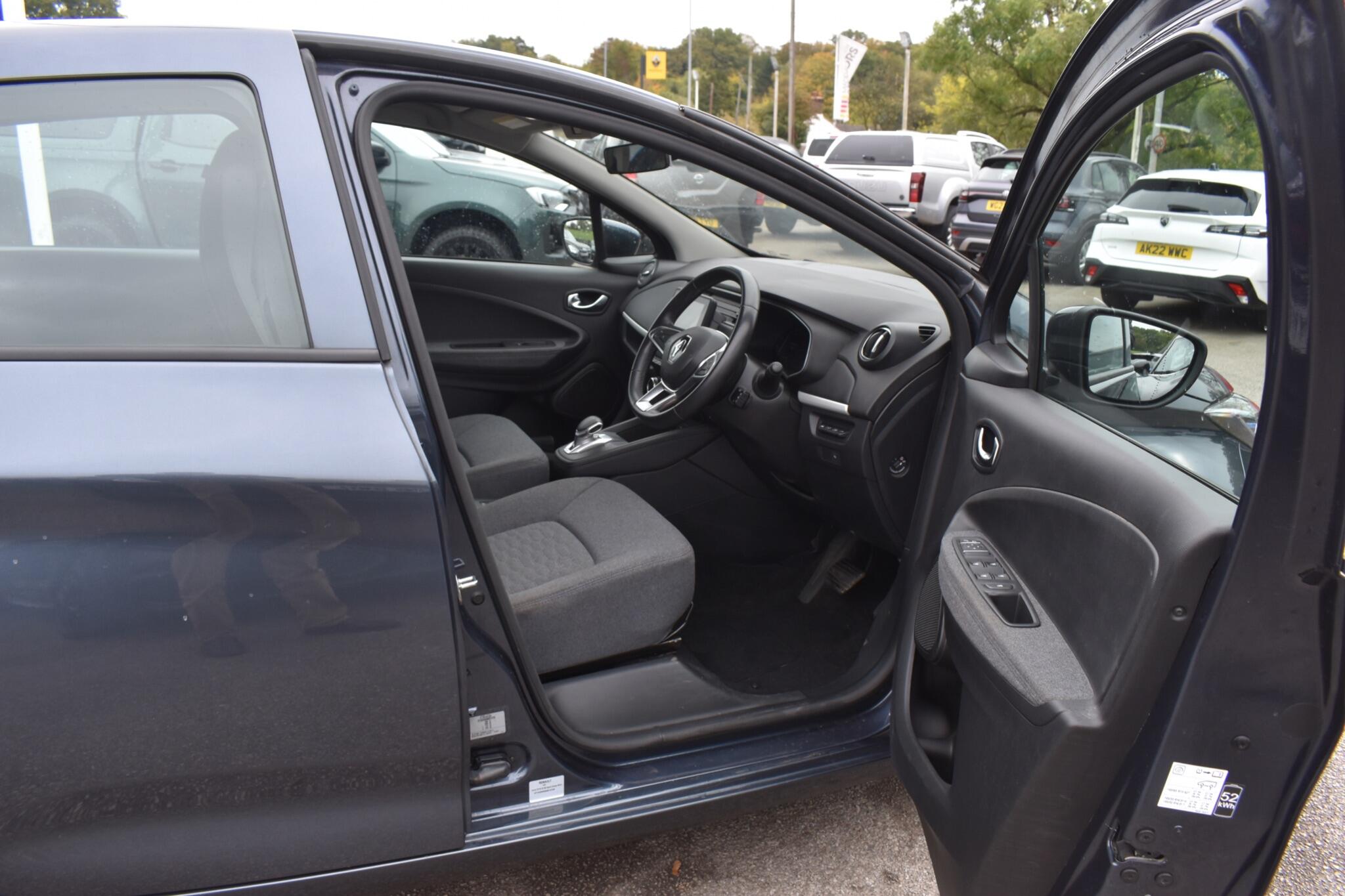 Zoe - R110 EV50 52kWh Iconic Auto 5dr (Rapid Charge) - Image 6