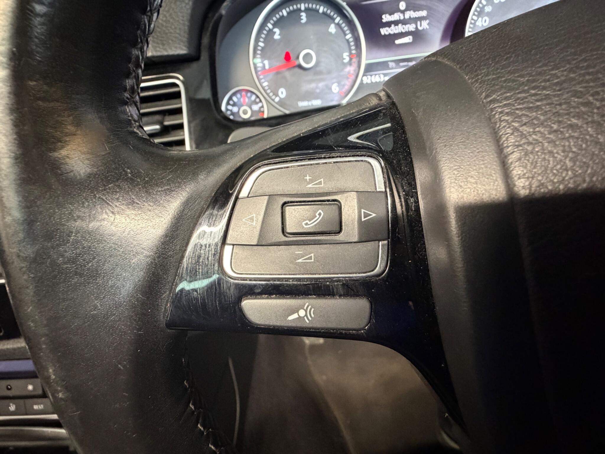 Volkswagen Touareg view 23