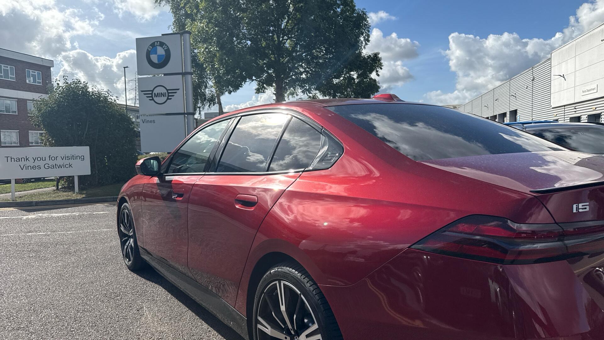 BMW i5 view 33