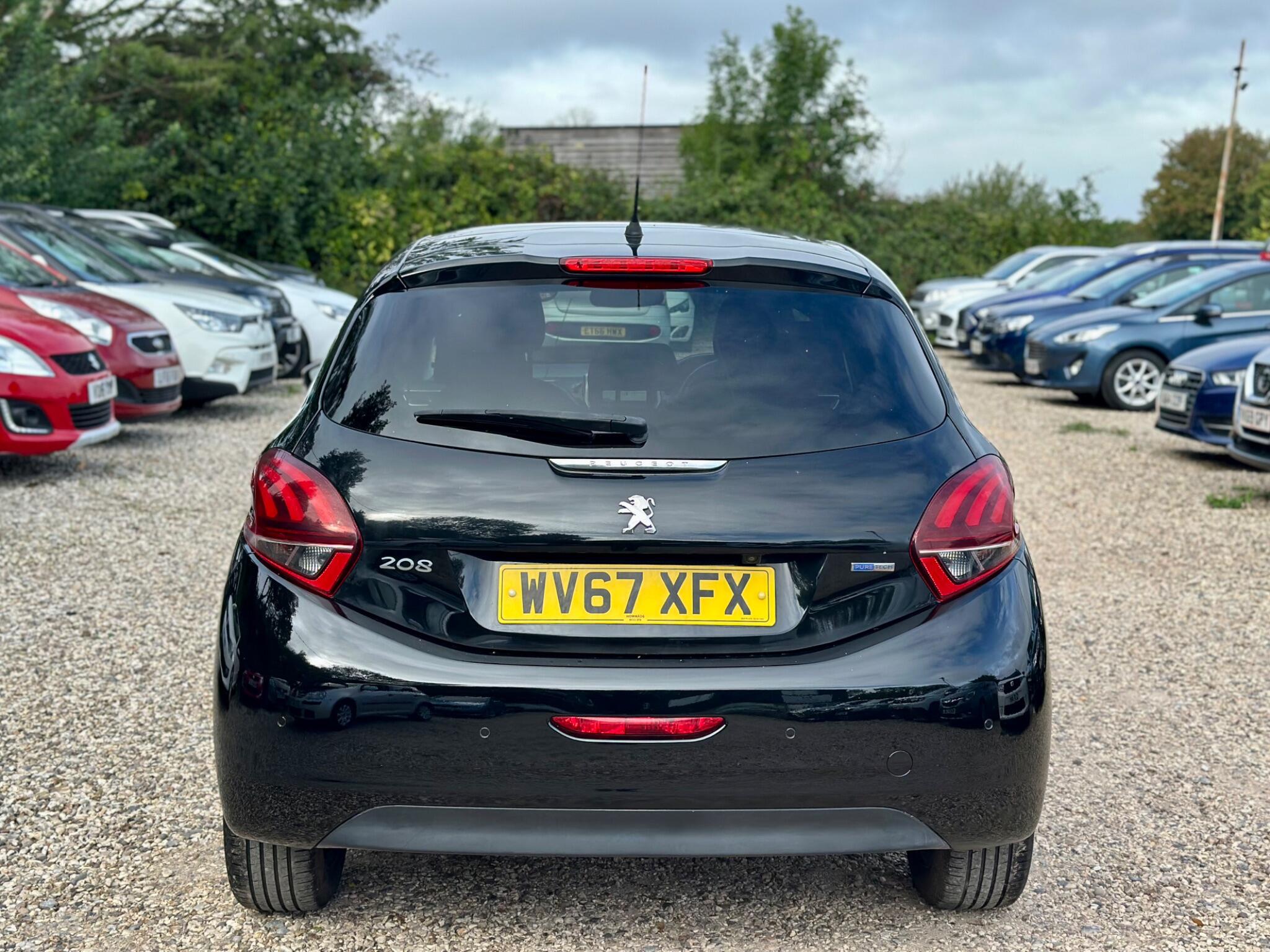 Peugeot 208 view 15